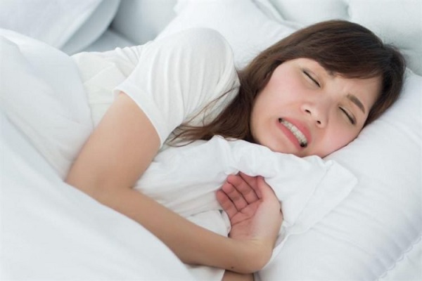 Nghiến răng khi ngủ 1