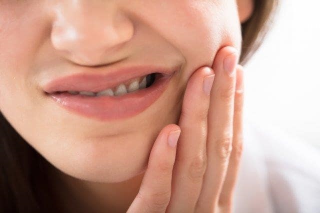 Cách làm hết ê buốt răng 0