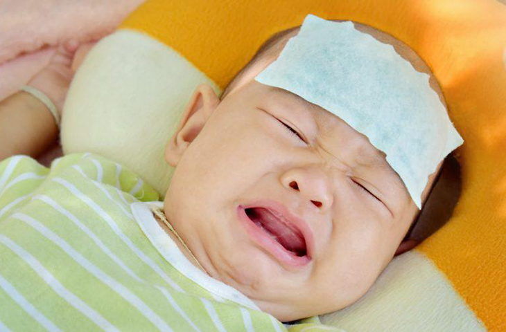 Dấu hiệu trẻ mọc răng 6