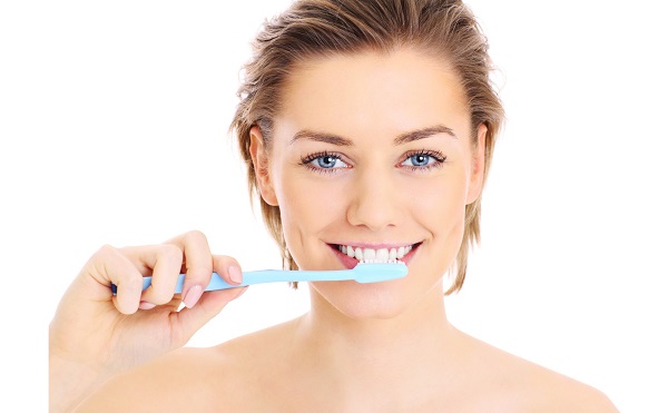 Nên đánh răng trước hay sau khi ăn sáng 0
