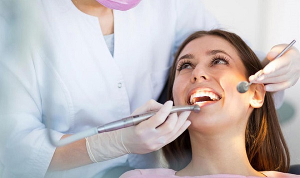 Nên đánh răng trước hay sau khi ăn sáng 3