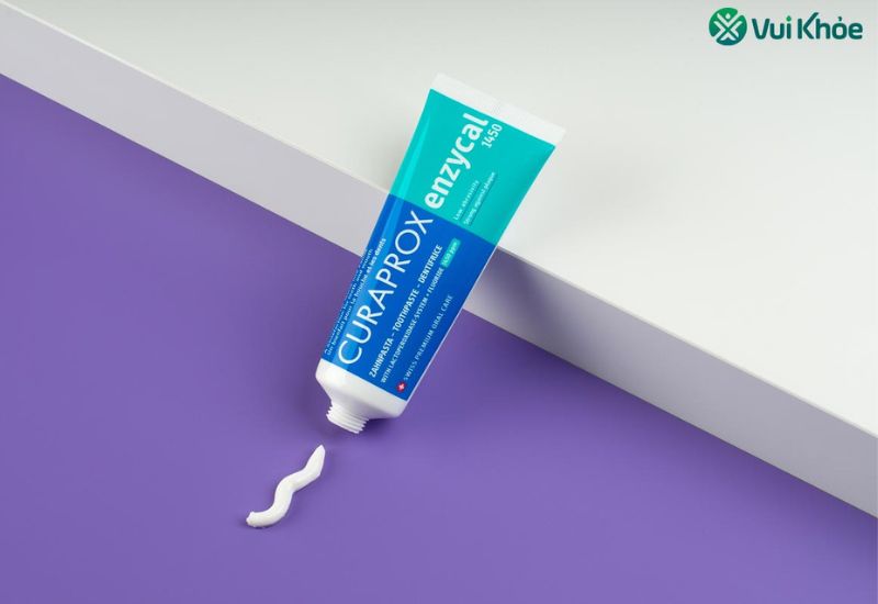 1 đặc điểm của sản phẩm cạo lưỡi Curaprox CTC 202