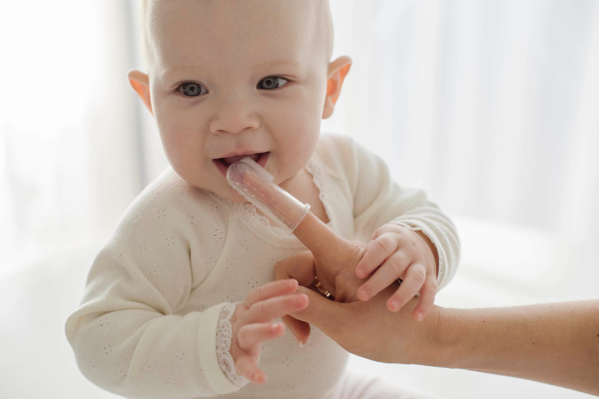 Vệ sinh răng miệng cho bé 1 tuổi 01