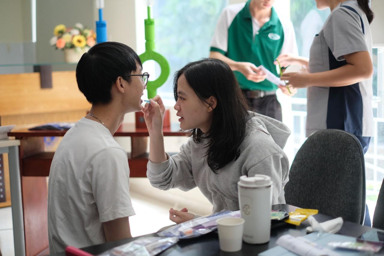 Hành trình trải nghiệm chăm sóc răng miệng cùng triết lý Touch to Teach