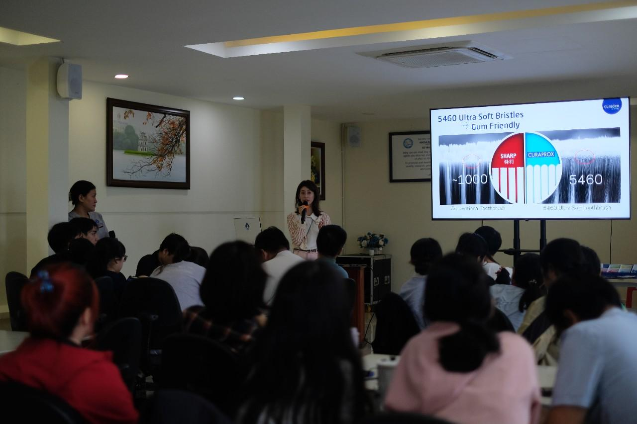 Hành trình trải nghiệm chăm sóc răng miệng cùng triết lý Touch to Teach