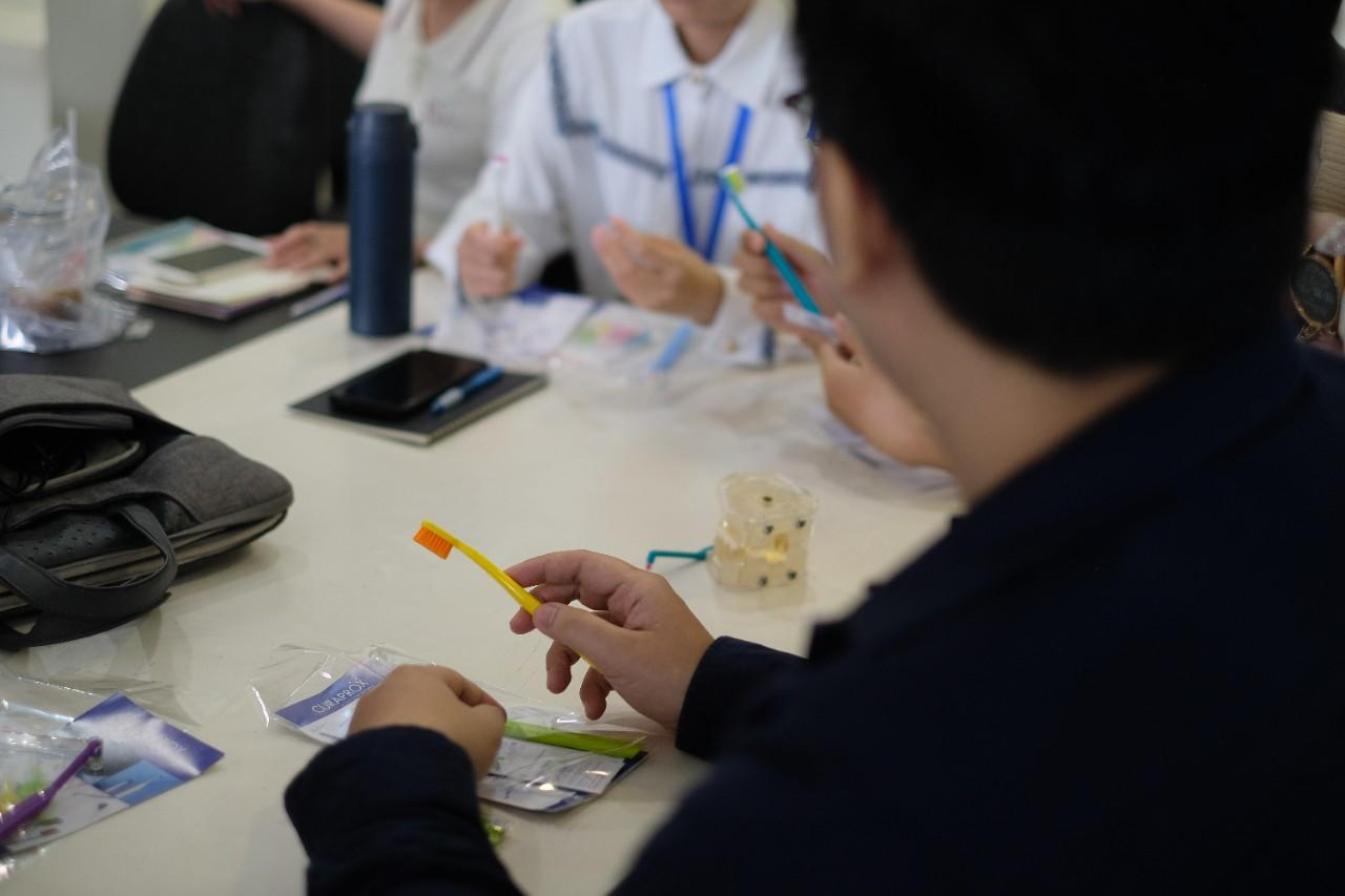 Hành trình trải nghiệm chăm sóc răng miệng cùng triết lý Touch to Teach